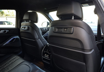 Подержанный автомобиль BMW X6 2021 года (14 фото)