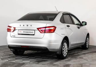 Подержанный автомобиль LADA (ВАЗ) Vesta Sedan 2017 года (5 фото)