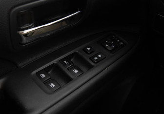 Подержанный автомобиль Mitsubishi Outlander 2016 года (14 фото)