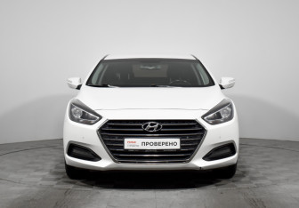 Подержанный автомобиль Hyundai i40 Sedan 2016 года (2 фото)