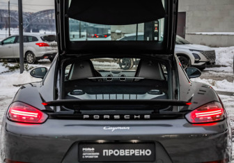 Подержанный автомобиль Porsche Cayman 2017 года (28 фото)