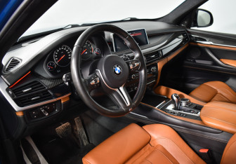 Подержанный автомобиль BMW X5 M 2015 года (9 фото)
