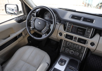 Подержанный автомобиль Land Rover Range Rover 2012 года (11 фото)