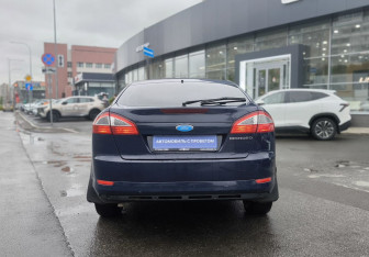 Подержанный автомобиль Ford Mondeo Liftback 2008 года (5 фото)