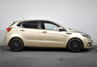 Подержанный автомобиль Kia Rio Hatchback 2015 года (4 фото)