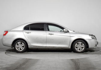 Подержанный автомобиль Geely Emgrand EC7 Sedan 2013 года (4 фото)