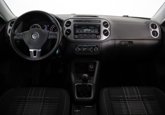 Подержанный автомобиль Volkswagen Tiguan 2015 года (9 фото)