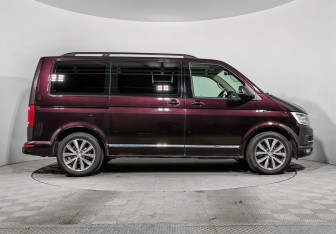 Подержанный автомобиль Volkswagen Multivan 2017 года (4 фото)