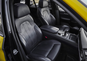 Подержанный автомобиль BMW X5 2013 года (29 фото)