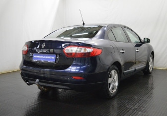 Подержанный автомобиль Renault Fluence 2010 года (5 фото)