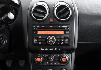 Подержанный автомобиль Nissan Qashqai 2007 года (15 фото)