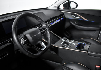 Подержанный автомобиль Omoda C5 2023 года (9 фото)