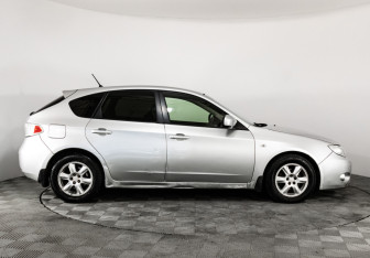 Подержанный автомобиль Subaru Impreza Hatchback 2008 года (4 фото)