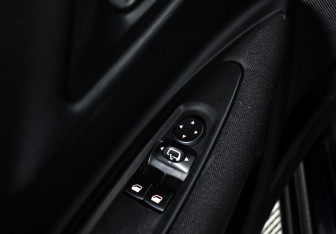 Подержанный автомобиль Citroen C4 Hatchback 2009 года (10 фото)