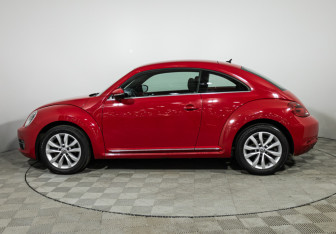 Подержанный автомобиль Volkswagen Beetle Hatchback 2013 года (8 фото)