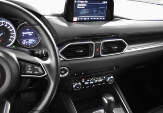 Подержанный автомобиль Mazda CX-5 2017 года (19 фото)
