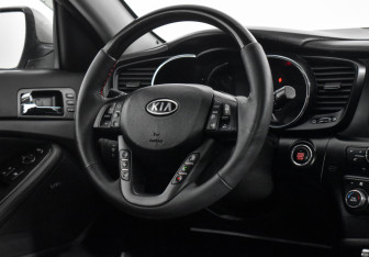Подержанный автомобиль Kia Optima Sedan 2013 года (15 фото)