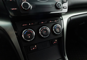 Подержанный автомобиль Mazda 6 Sedan 2010 года (15 фото)