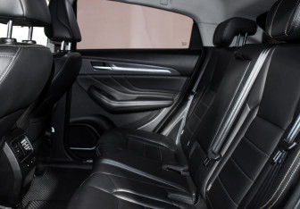 Подержанный автомобиль Haval F7x 2020 года (11 фото)