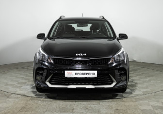 Подержанный автомобиль Kia Rio Hatchback 2021 года (2 фото)