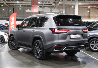 Подержанный автомобиль Lexus LX 2022 года (15 фото)