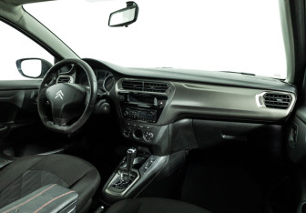 Подержанный автомобиль Citroen C-Elysee 2013 года (9 фото)