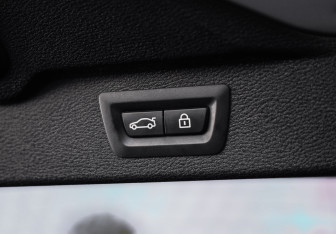Подержанный автомобиль BMW X5 2016 года (40 фото)