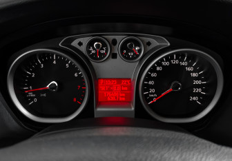Подержанный автомобиль Ford Focus Sedan 2011 года (17 фото)