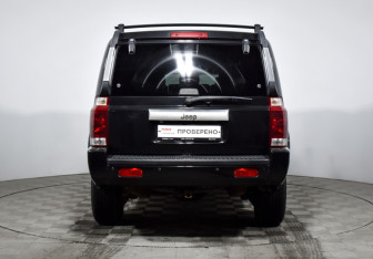 Подержанный автомобиль Jeep Commander 2008 года (6 фото)