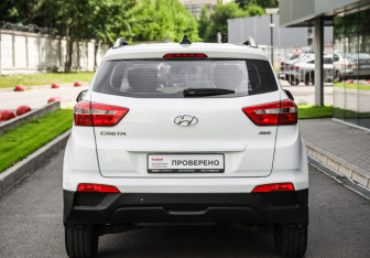Подержанный автомобиль Hyundai Creta 2019 года (7 фото)