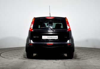 Подержанный автомобиль Nissan Note 2008 года (6 фото)