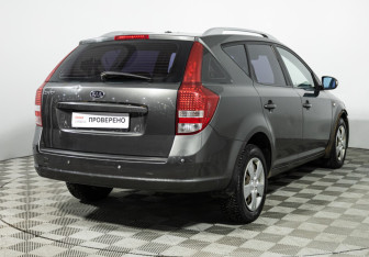 Подержанный автомобиль Kia Ceed Wagon 2010 года (5 фото)