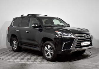 Подержанный автомобиль Lexus LX 2017 года (3 фото)