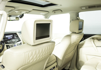 Подержанный автомобиль Infiniti QX80 2018 года (15 фото)