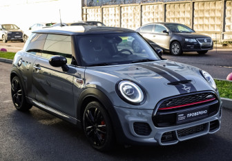 Подержанный автомобиль MINI Hatch 2020 года (4 фото)