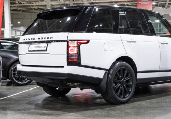Подержанный автомобиль Land Rover Range Rover 2013 года (8 фото)