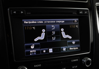 Подержанный автомобиль Volkswagen Touareg 2015 года (14 фото)