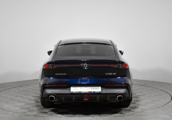 Подержанный автомобиль Changan UNI-V 2022 года (6 фото)