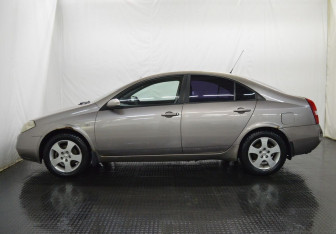 Подержанный автомобиль Nissan Primera Sedan 2005 года (8 фото)