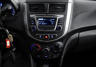 Подержанный автомобиль Hyundai Solaris Sedan 2014 года (16 фото)