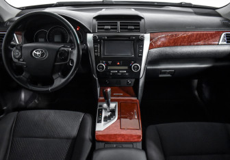 Подержанный автомобиль Toyota Camry Sedan 2013 года (11 фото)