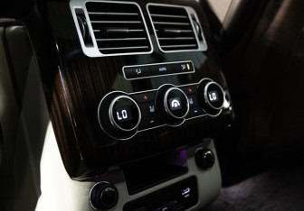 Подержанный автомобиль Land Rover Range Rover 2017 года (23 фото)