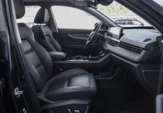 Подержанный автомобиль Exeed LX 2022 года (27 фото)