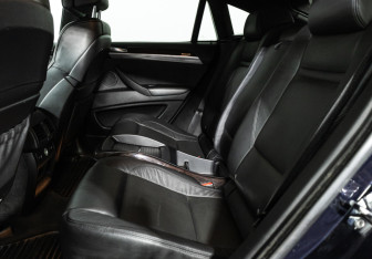 Подержанный автомобиль BMW X6 2009 года (10 фото)