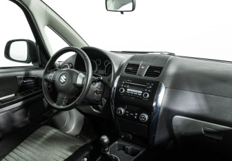 Подержанный автомобиль Suzuki SX4 Hatchback 2012 года (9 фото)