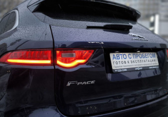 Подержанный автомобиль Jaguar F-Pace 2018 года (8 фото)
