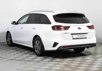 Подержанный автомобиль Kia Ceed Wagon 2019 года (7 фото)