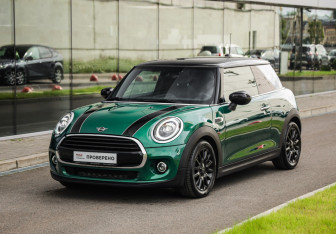 Подержанный автомобиль MINI Hatch 2020 года (3 фото)