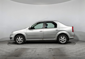 Подержанный автомобиль Renault Logan Sedan 2013 года (8 фото)