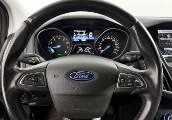 Подержанный автомобиль Ford Focus Sedan 2016 года (17 фото)